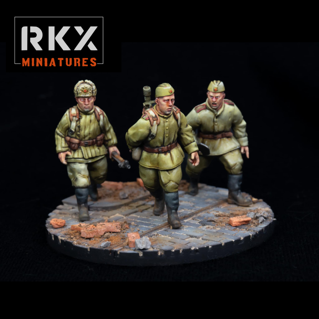 Soviet Light Mortar team deploying